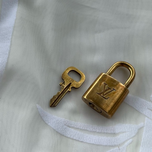 Louis Vuitton Brass Lock and Key 321 - Picture 1 of 16